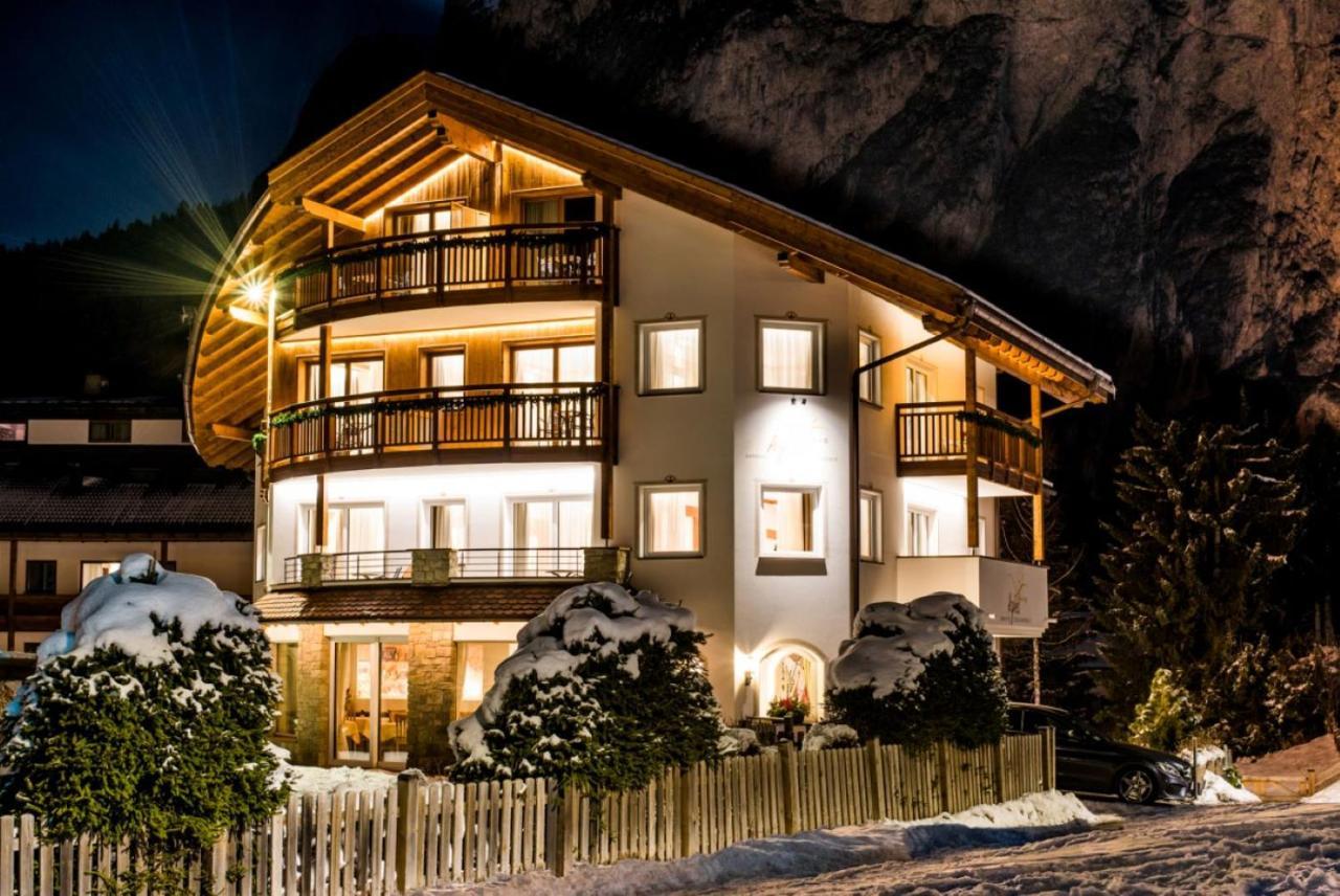 Apartments Aghel ***S Selva di Val Gardena Exterior photo